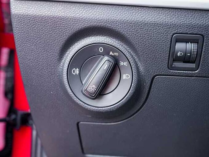 SEAT Arona 1.0 TSI Style / Navi / LED / ACC / DAB+ 