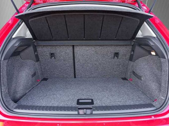 SEAT Arona 1.0 TSI Style / Navi / LED / ACC / DAB+ 