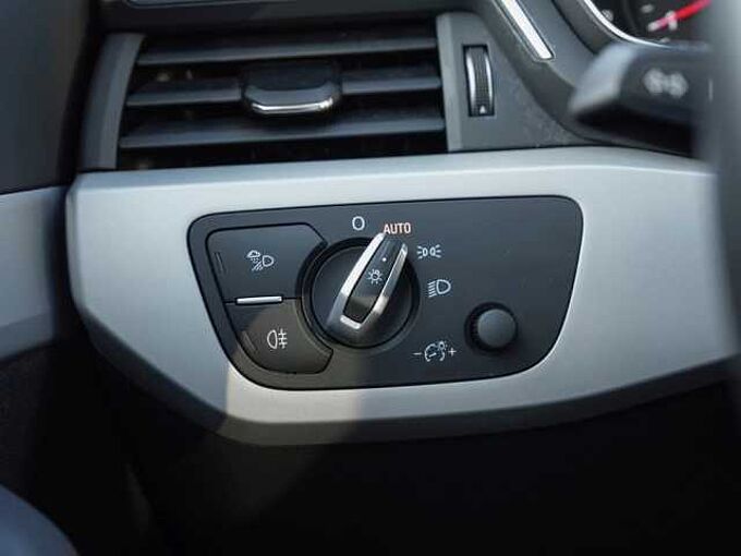 Audi A4 Avant 40 TDI S tronic /LED/Navi/PDC 