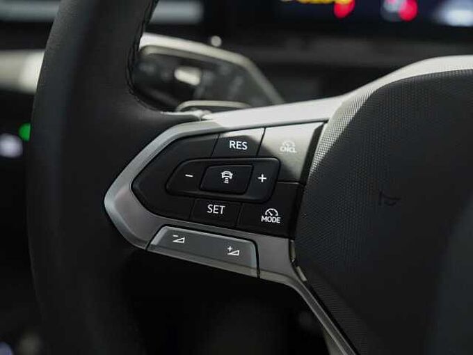 Volkswagen T-Roc 1.5 l eTSI DSG Style VSA 