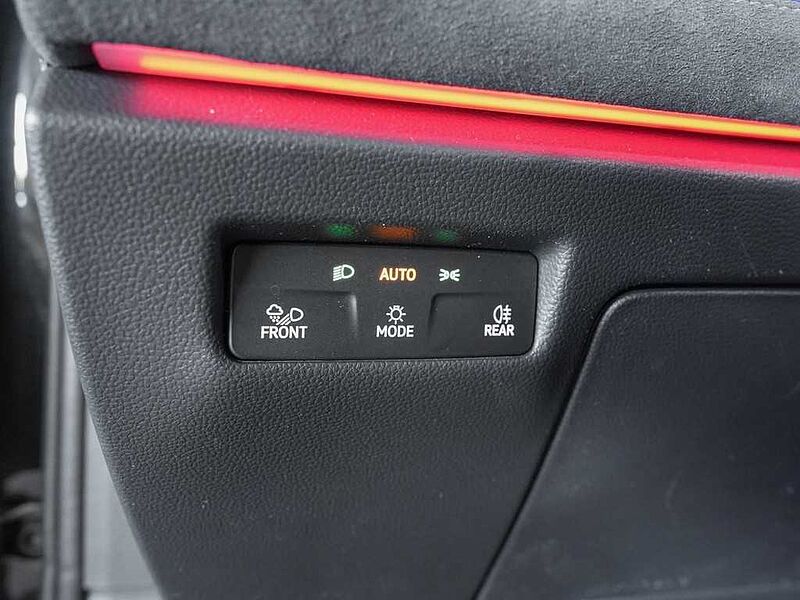 VW Passat 2,0 l TDI 4MOTION DSG R-Line AHK LEDER WP