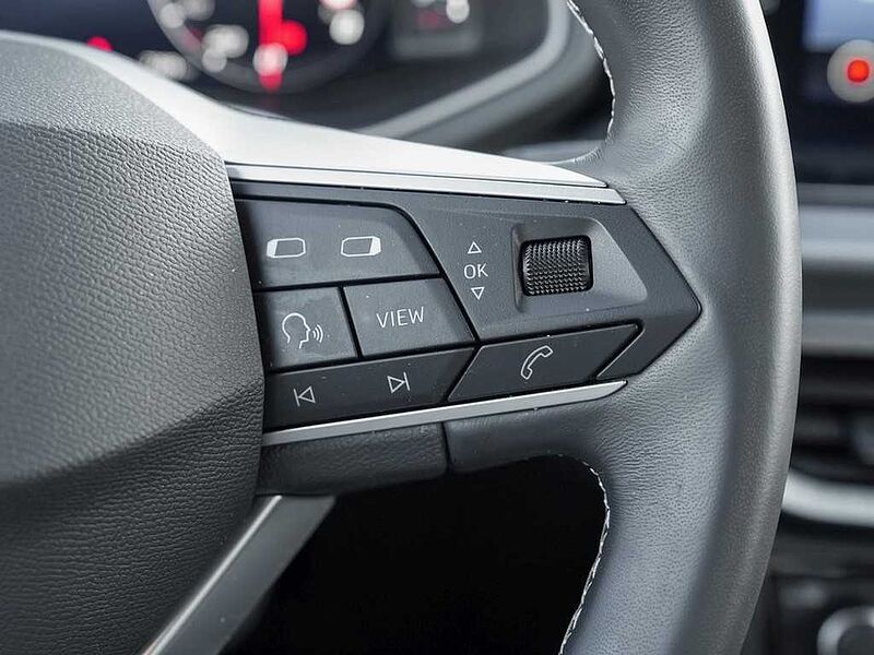 SEAT Arona 1.0 TSI X-Perience /Navi/LED/ACC/RFK