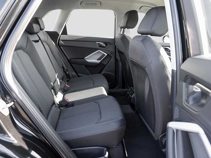 Audi Q3 45 TFSIe S tronic /Navi/LED/RFK/ACC/DAB