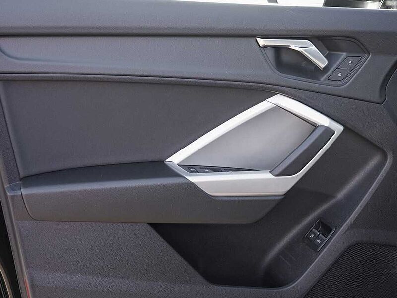 Audi Q3 45 TFSIe S tronic /Navi/LED/RFK/ACC/DAB