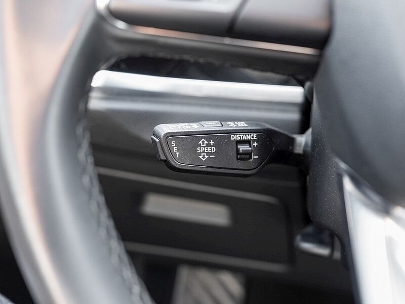 Audi Q3 45 TFSIe S tronic /Navi/LED/RFK/ACC/DAB