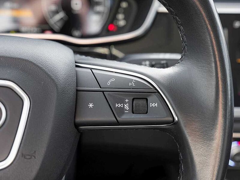 Audi Q3 45 TFSIe S tronic /Navi/LED/RFK/ACC/DAB