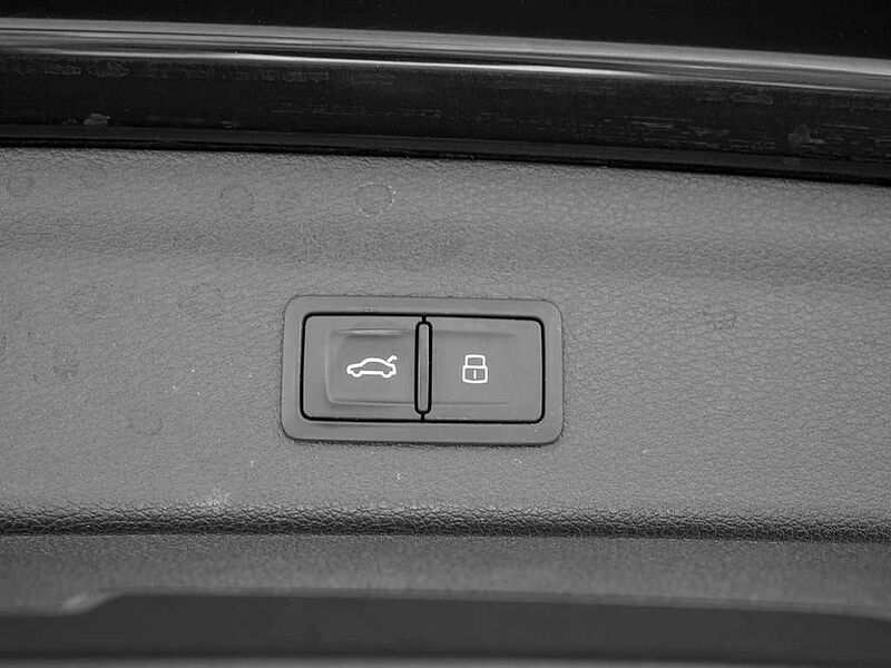Audi Q3 45 TFSIe S tronic /Navi/LED/RFK/ACC/DAB