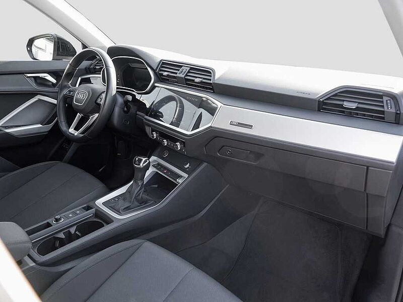 Audi Q3 45 TFSIe S tronic /Navi/LED/RFK/ACC/DAB