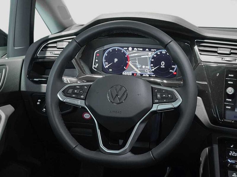 VW Touran 1,5 l TSI DSG Highline 7 SITZE AHK WR LED