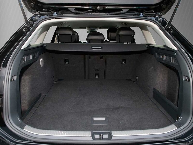 VW Passat Variant eTSI DSG Business /LED/Navi/AHK