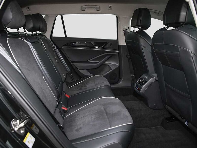 VW Passat Variant eTSI DSG Business /LED/Navi/AHK