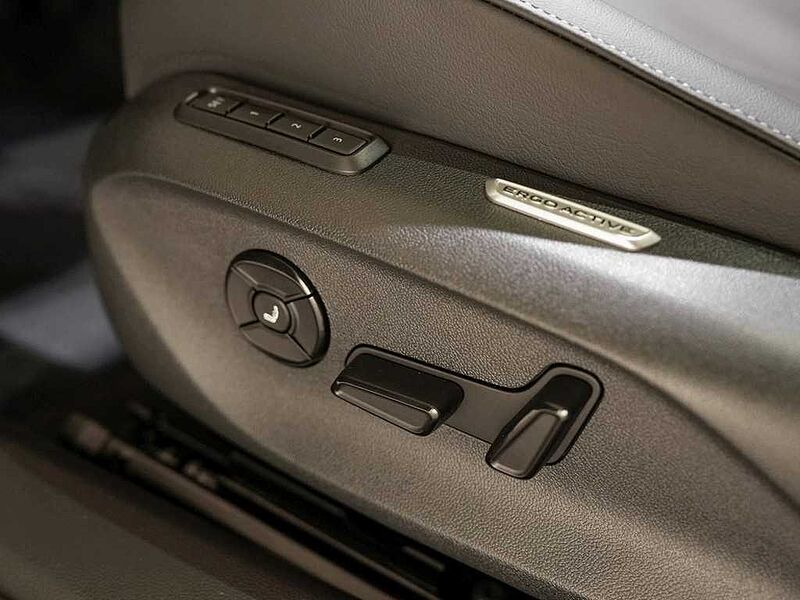 VW Passat 1,5 l eHybrid OPF DSG Elegance VAL