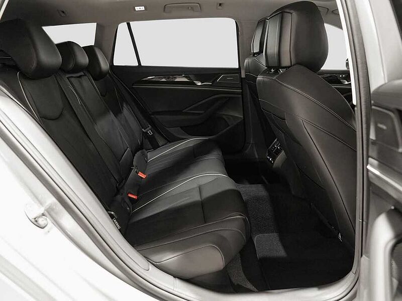 VW Passat 1,5 l eHybrid OPF DSG Elegance VAL
