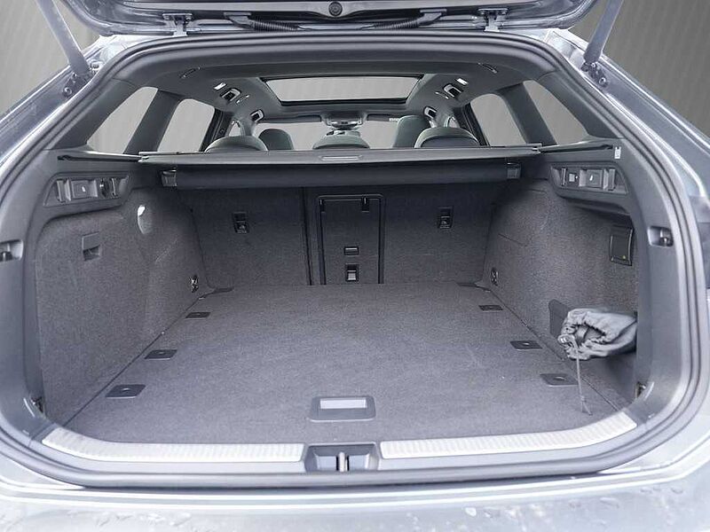 VW Passat Variant 2.0 TDI DSG 4Motion R-Line /AHK
