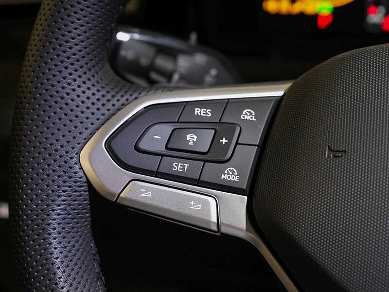VW Tiguan 1,5 l eTSIDSG R-Line VSA
