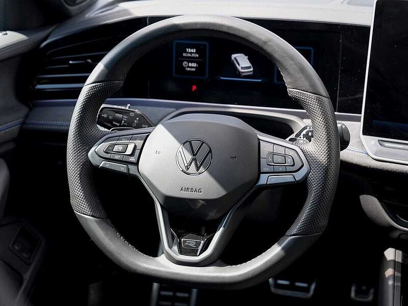 VW Passat Variant e-Hybrid DSG R-Line Signature