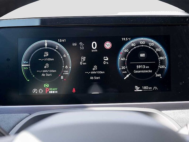 VW Passat Variant e-Hybrid DSG R-Line Signature