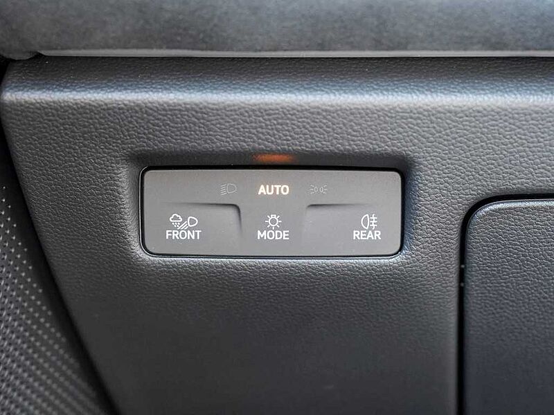 VW Passat Variant e-Hybrid DSG R-Line Signature