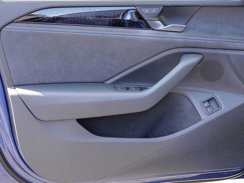 VW Passat Variant e-Hybrid DSG R-Line Signature