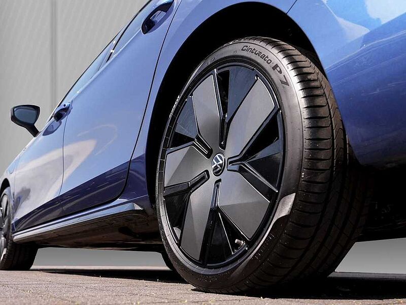 VW Passat Variant e-Hybrid DSG R-Line Signature