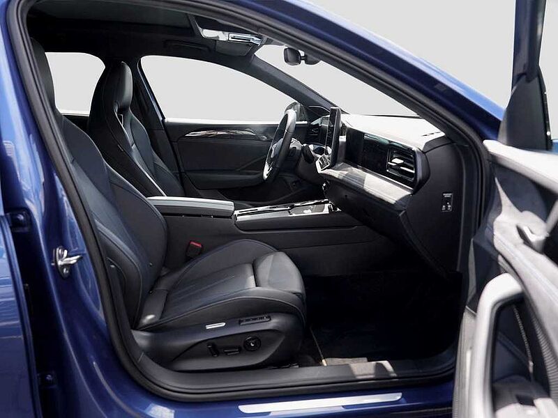 VW Passat Variant e-Hybrid DSG R-Line Signature
