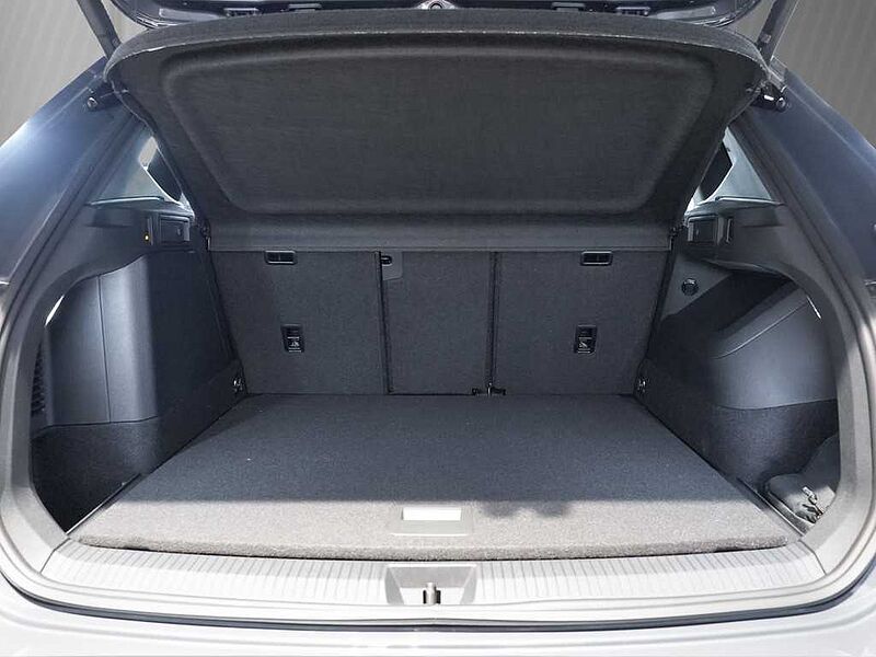 VW Tiguan 1,5 l eHybrid DSG R-Line AHK GSD NAVI WP