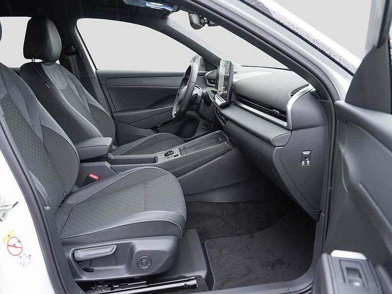 VW T-Roc 1.5 l eTSI DSG R-Line NAVI Technik-Paket