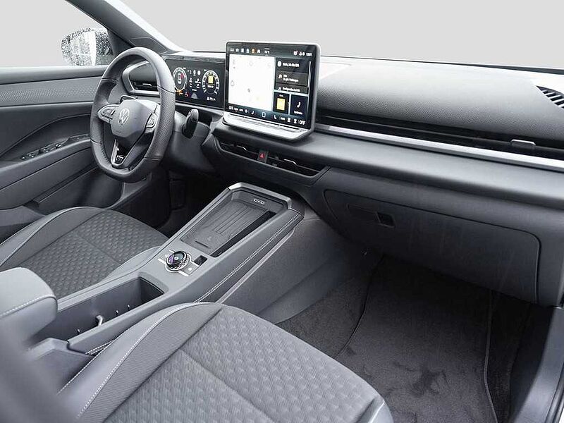 VW T-Roc 1.5 l eTSI DSG R-Line NAVI Technik-Paket