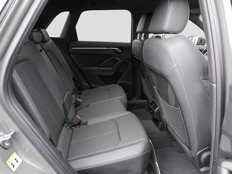 Audi Q3 45 TFSIe S tronic / Navi Plus / LED / RFK