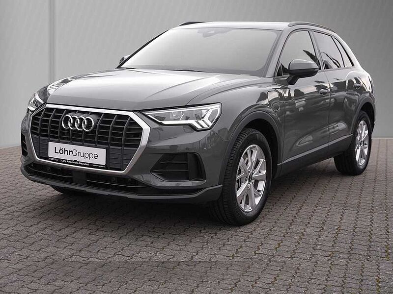 Audi Q3 45 TFSIe S tronic / Navi Plus / LED / RFK