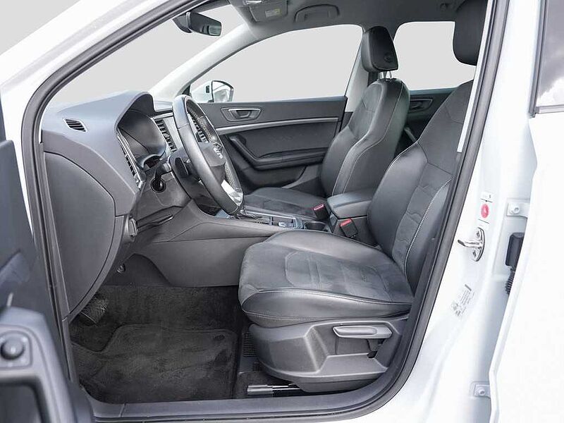 SEAT Ateca 2.0 TDI DSG Style /LED/Navi/BEATS/pACC/RFK