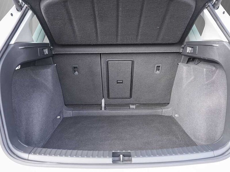 SEAT Ateca 2.0 TDI DSG Style /LED/Navi/BEATS/pACC/RFK