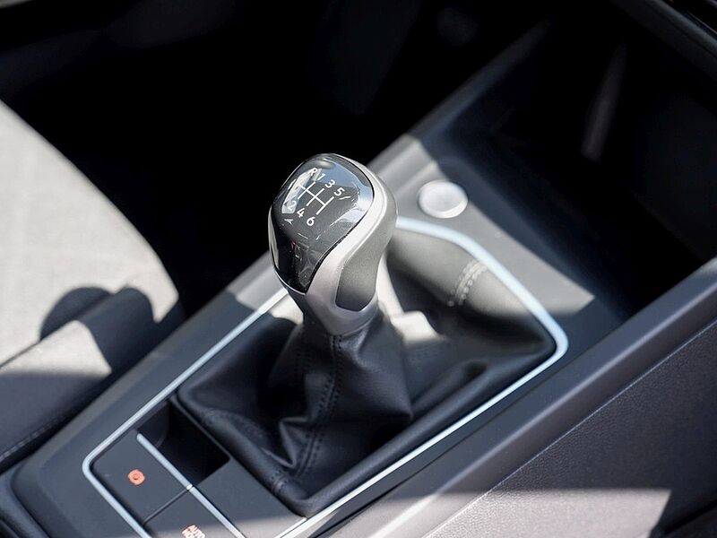 VW Golf VIII Variant 1.5 TSI LIFE /Navi/LED/ACC