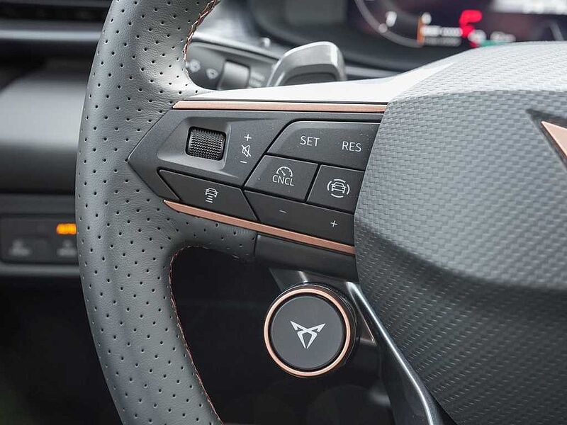 CUPRA Terramar 1.5 e-Hybrid DSG VZ /MatrixLED/HuD/Navi