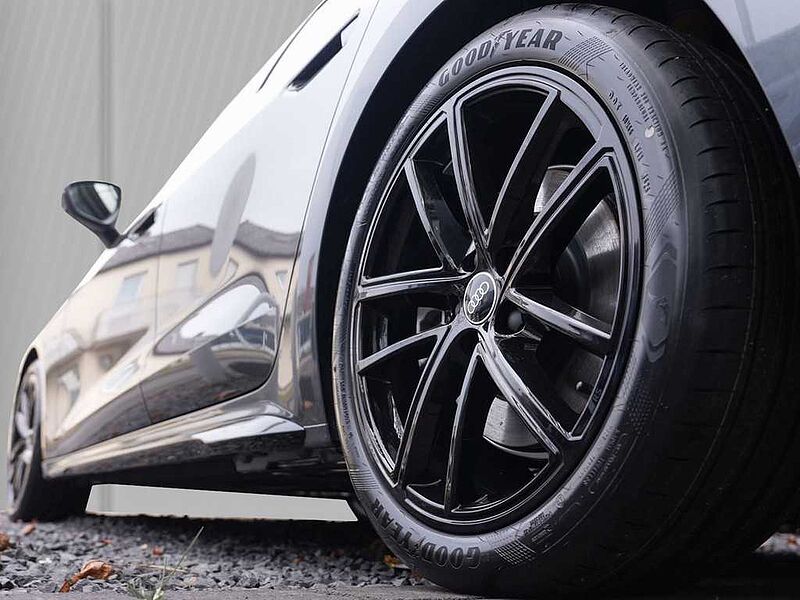 Audi A5 Avant e-hybrid quattro S line