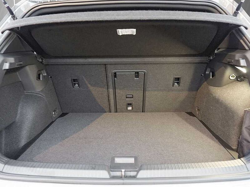 VW Golf VIII GTI DSG /LED/Pano/Navi/ACC/RFK