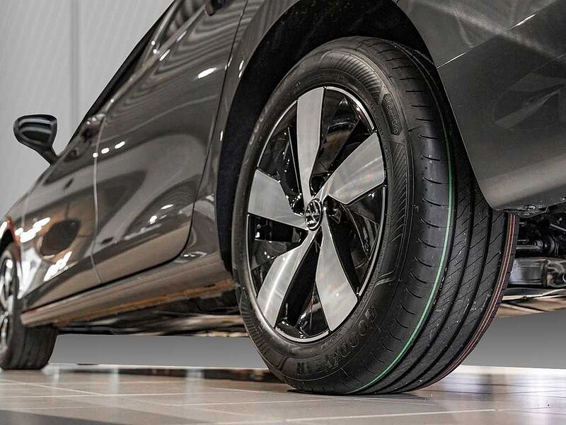 VW Passat 1,5 l eTSI OPF DSG Business VAL