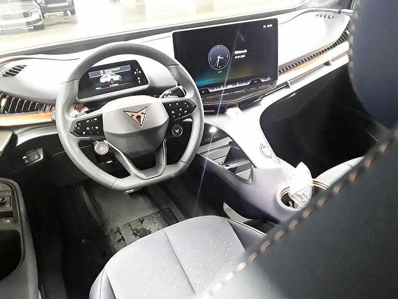 CUPRA Tavascan Adrenalin /MatrixLED/HuD/Pano/Navi/DSP