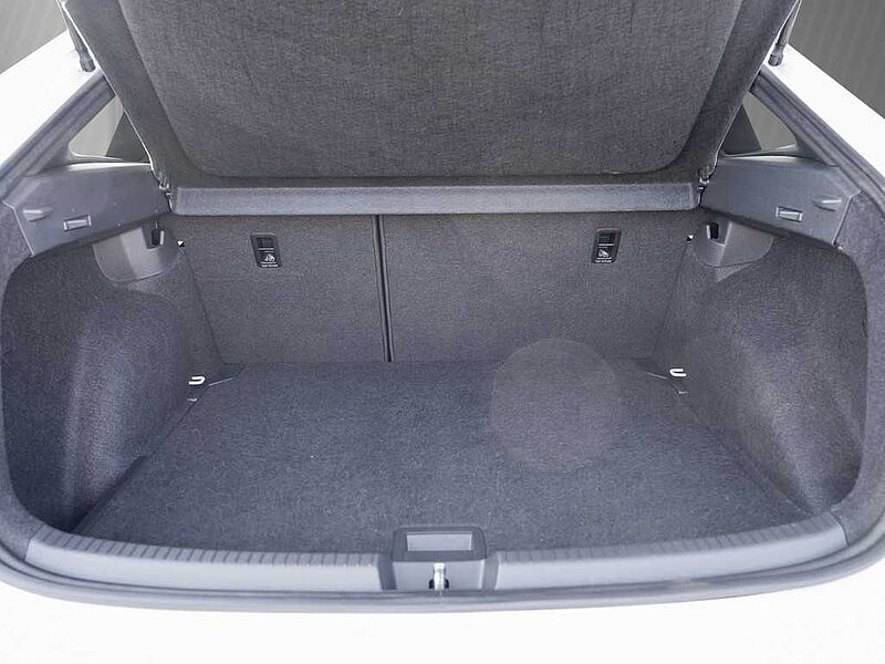 VW Taigo 1.0 TSI DSG R-Line MatrixLED/Navi/Pano/RFK