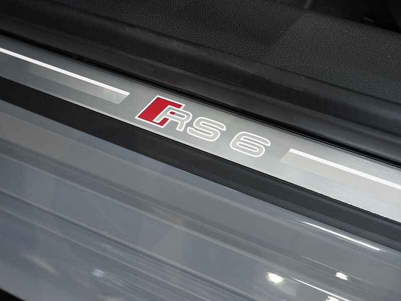 Audi RS 6 Avant performance SAGA, V/max 280 km/h, DRC, Pano