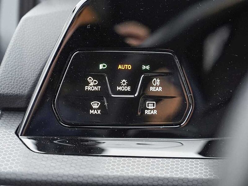 VW Golf VIII GTI DSG /LED/Pano/Navi/ACC/RFK