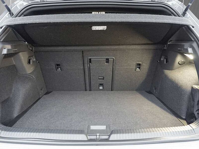 VW Golf VIII GTI DSG /LED/Pano/Navi/ACC/RFK
