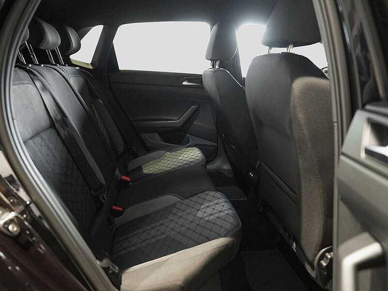 VW Polo 1,0 l TSI DSG R-Line NAVI Technik-Paket WR