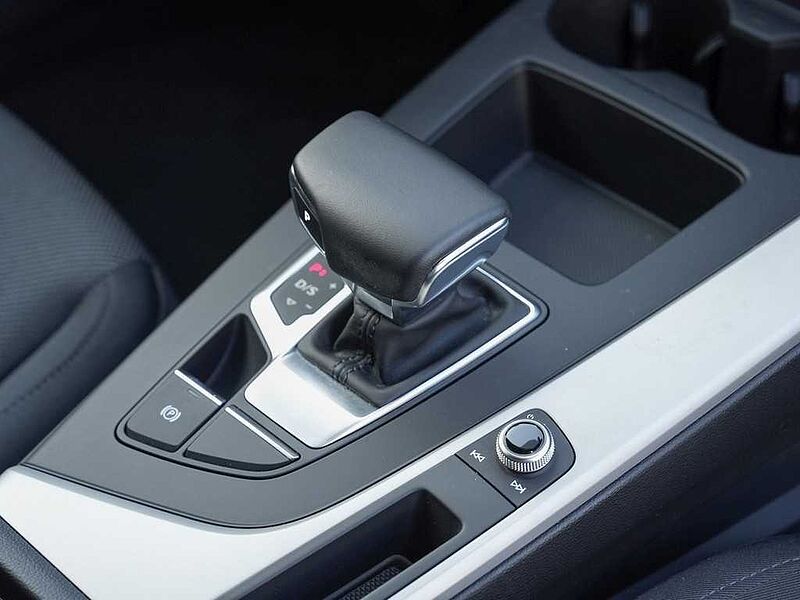 Audi A4 Avant 40 TDI S tronic /LED/Navi/PDC