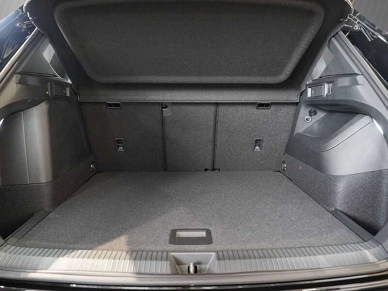 VW Tiguan 1,5 l eHybrid OPF DSG R-Line VSA